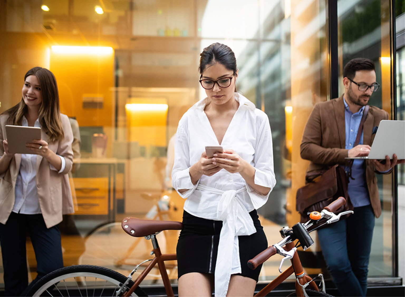 Business people team digital device technology connecting concept